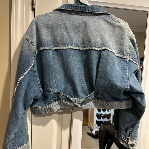Cute Free People cropped denim jacket - Picture 2 of 8